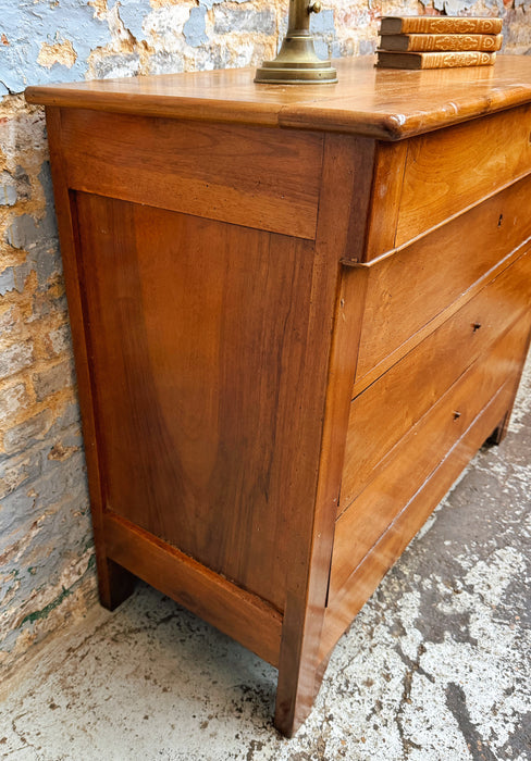 Walnut chest of drawers