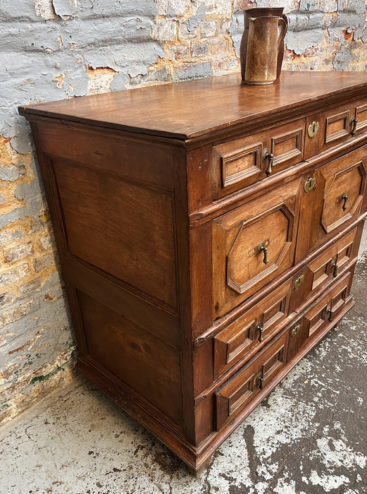 Commode en noyer