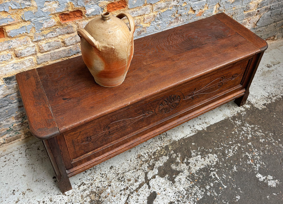 Coffre en chêne