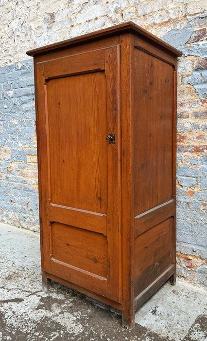 Bonnetière en sapin