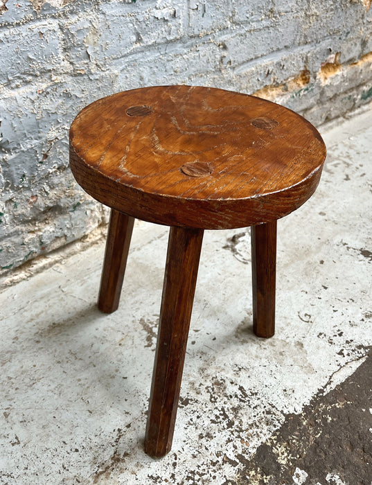 Tabouret tripode