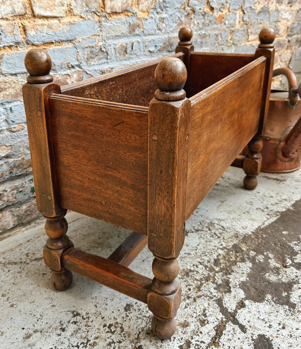 Jardinière en chêne
