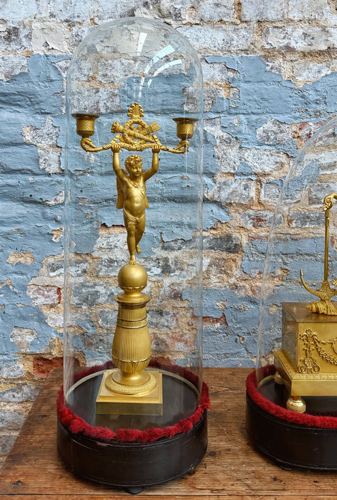 Pendule et candélabres