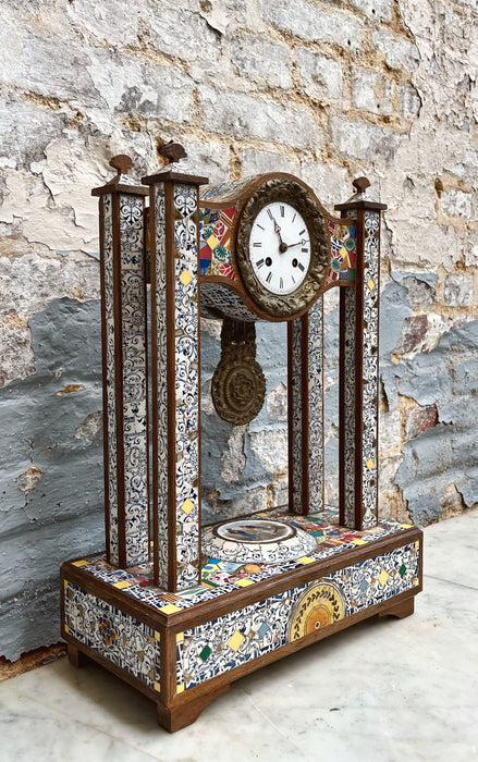 Popular art clock