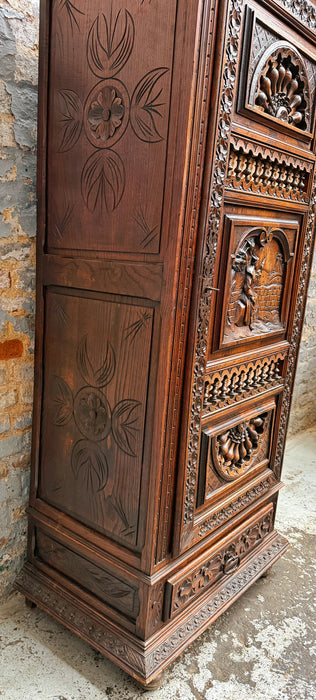 Breton cabinet
