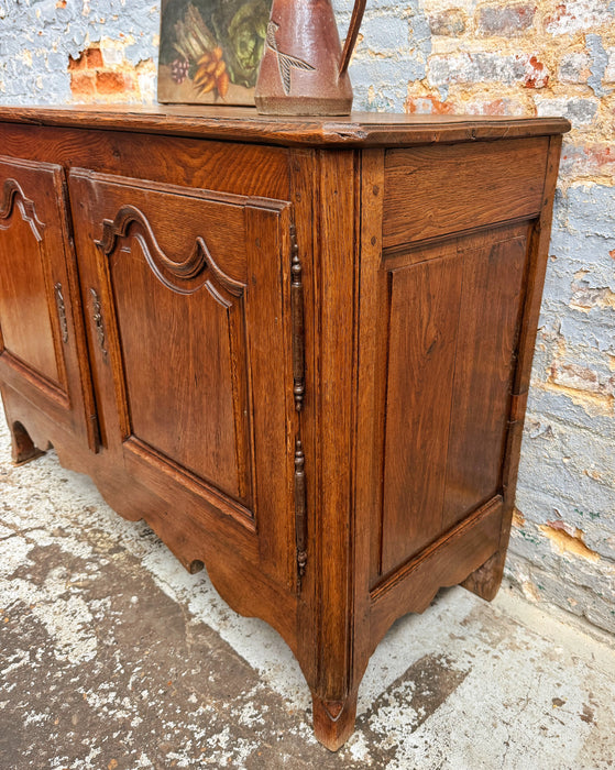 Buffet rustique