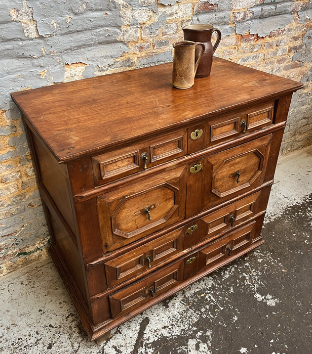 Commode en noyer