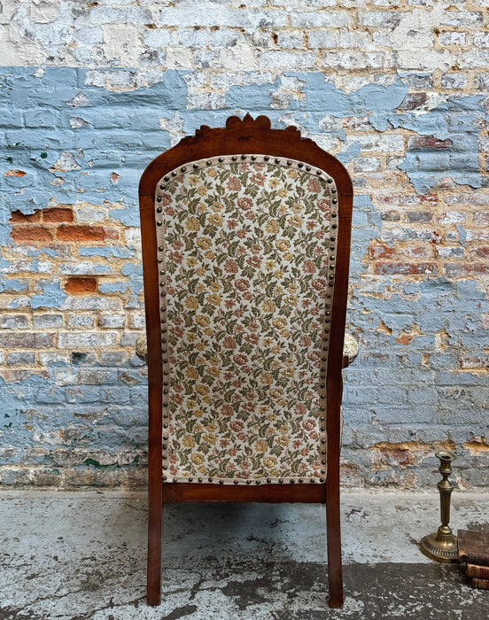 Fauteuil en noyer