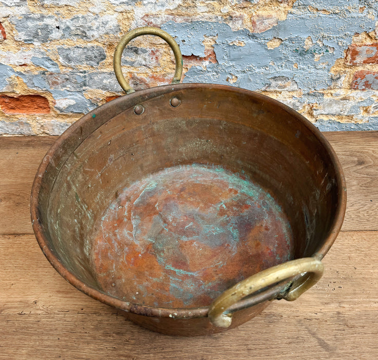 Bassine en cuivre