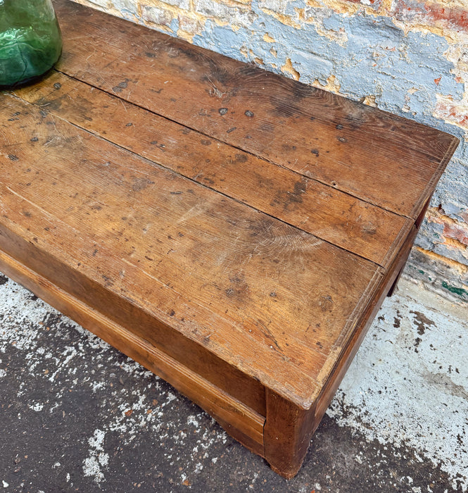 Bureau des années 40