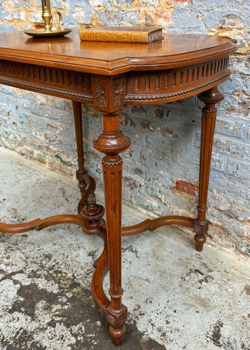 Table de milieu