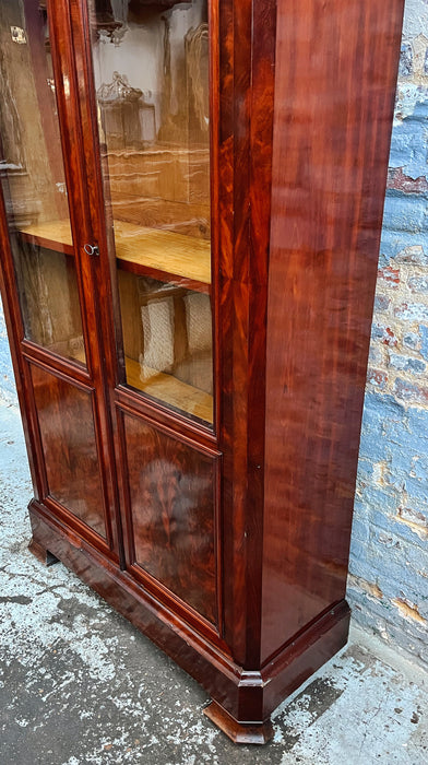 Bibliothèque en acajou