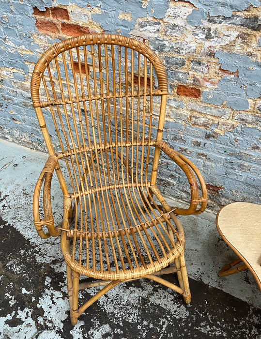 Fauteuil et table en rotin