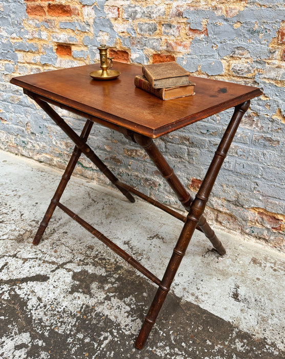 Folding table