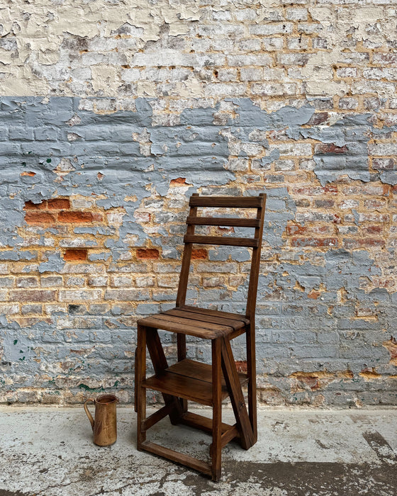 Chaise-escabeau