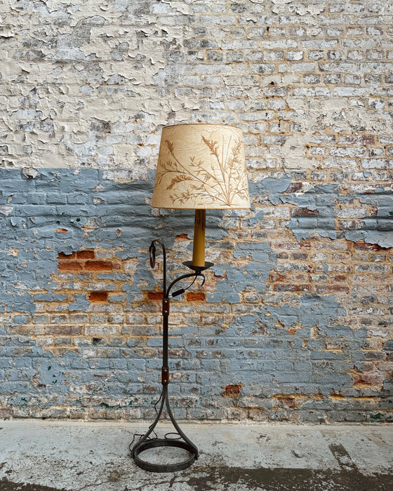 Lampadaire brutaliste