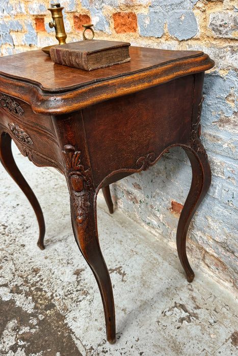 Travailleuse Louis XV