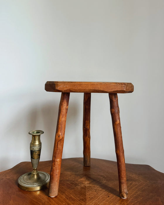 Tabouret tripode