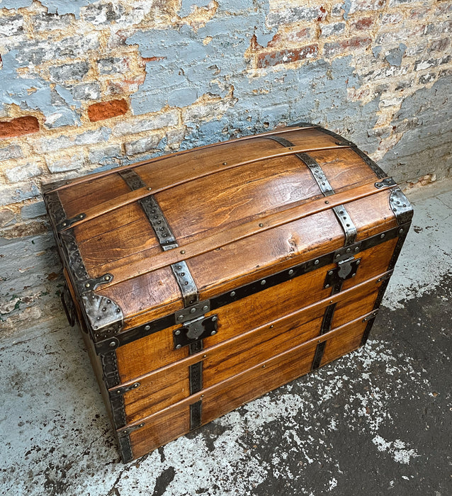 Travel trunk