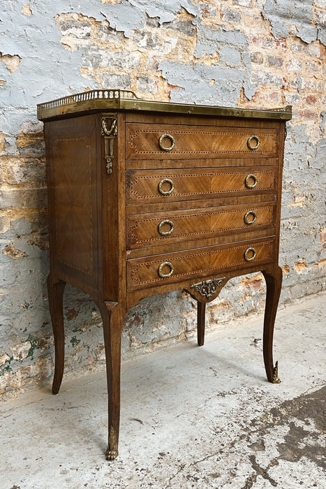 Louis XV chest of drawers