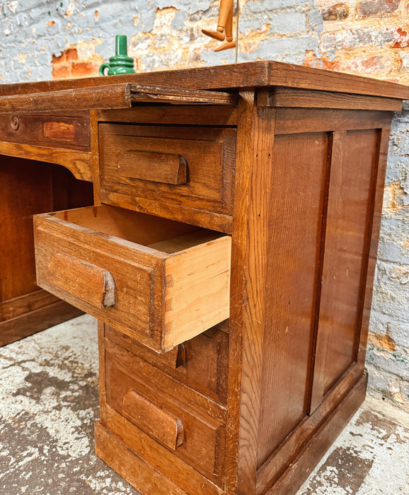 Bureau des années 40