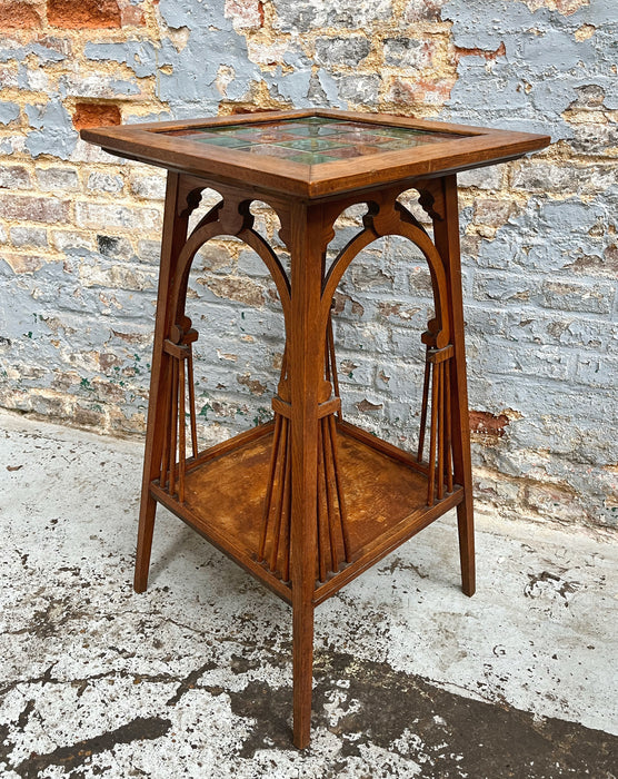 Oak pedestal table