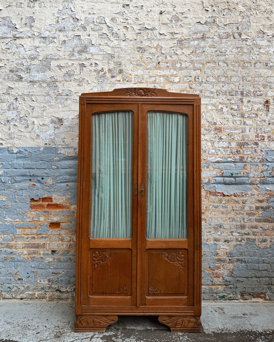Display cabinet