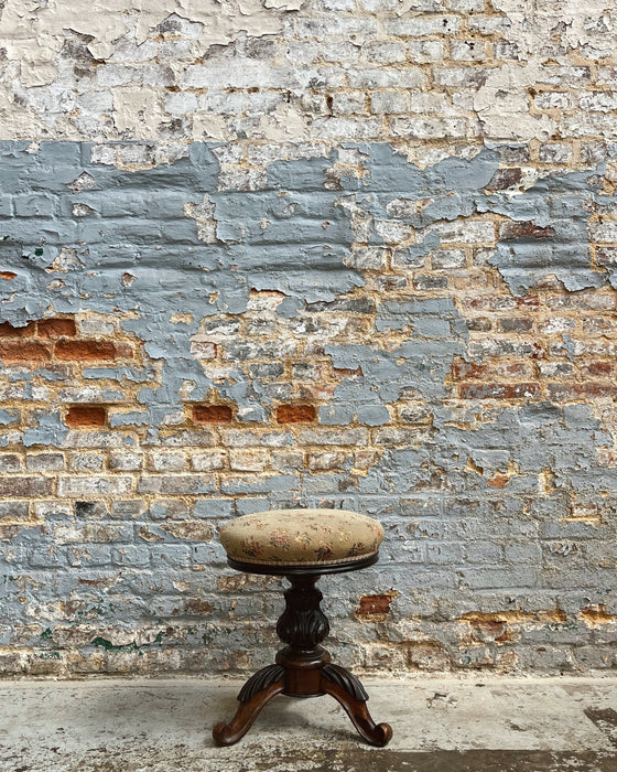 Piano stool