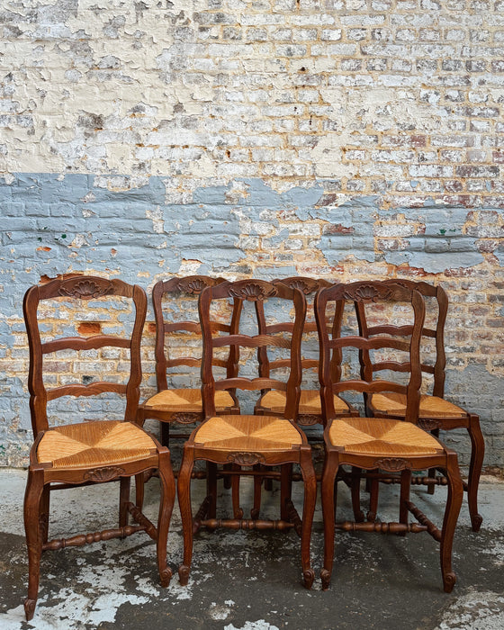 6 chaises néo-rustiques