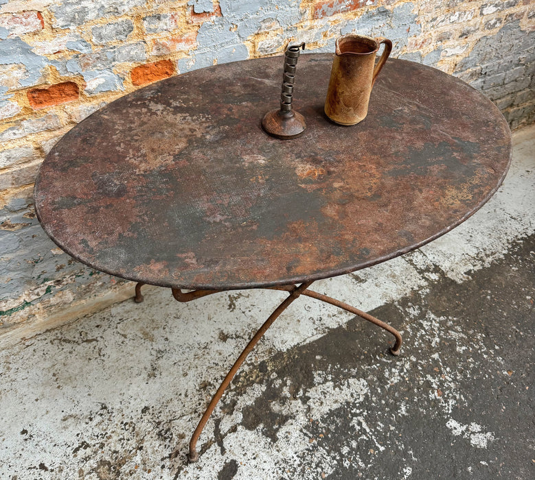 Table en fer forgé