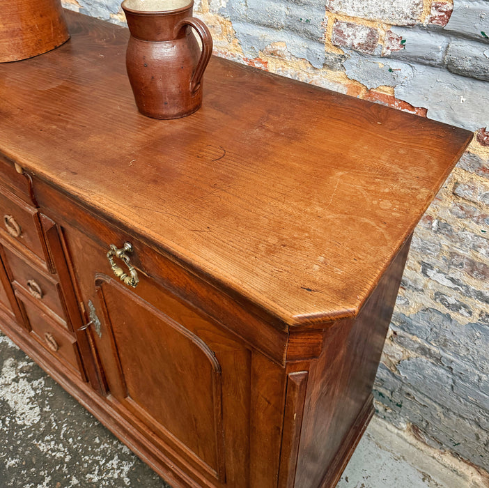 Buffet Louis Philippe