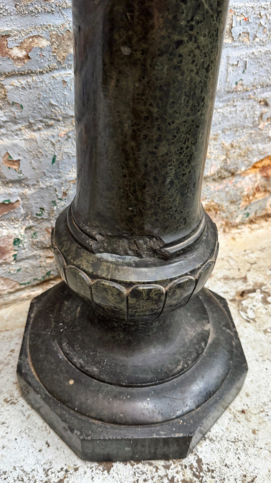 Colonne en marbre