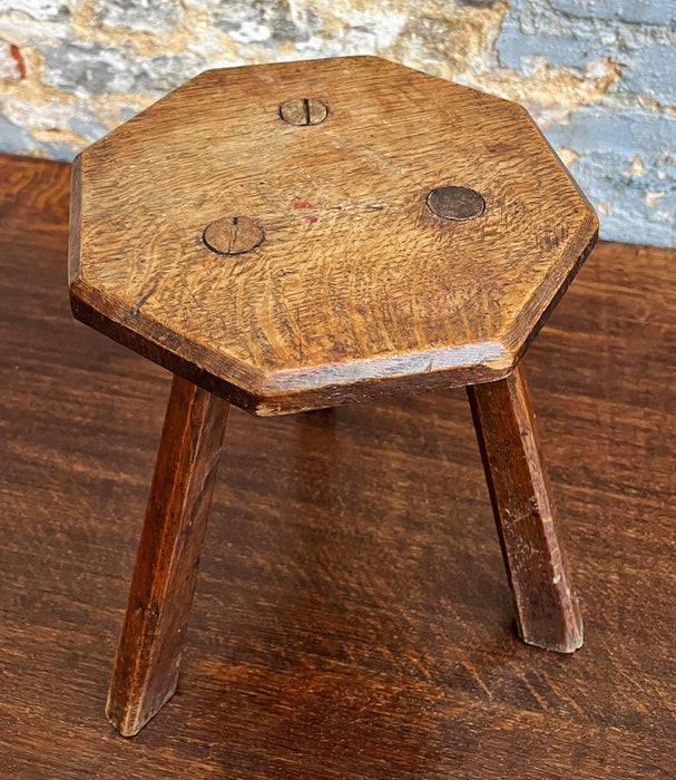 Tabouret tripode