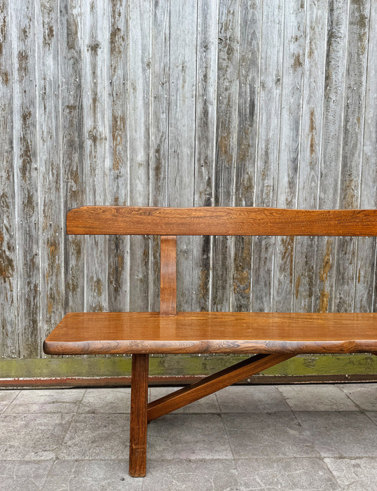 Banc brutaliste