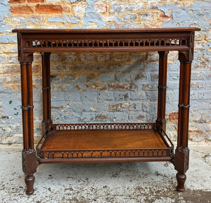 Table en noyer