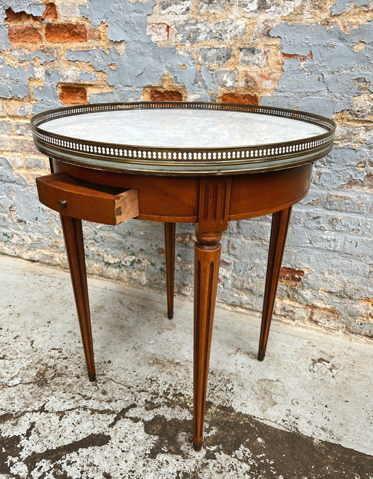 Bouillotte table