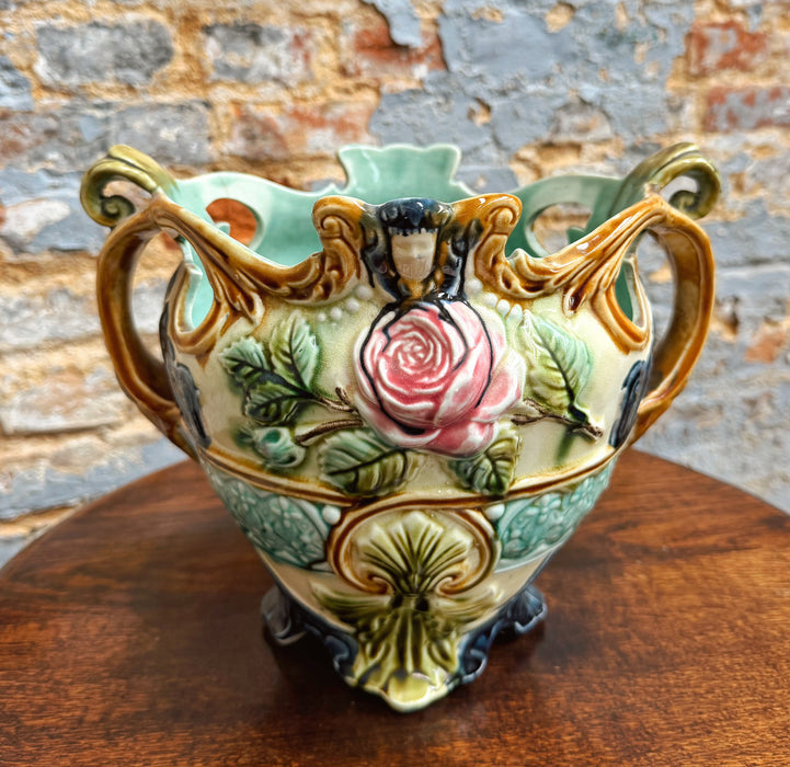 Jardinière en barbotine