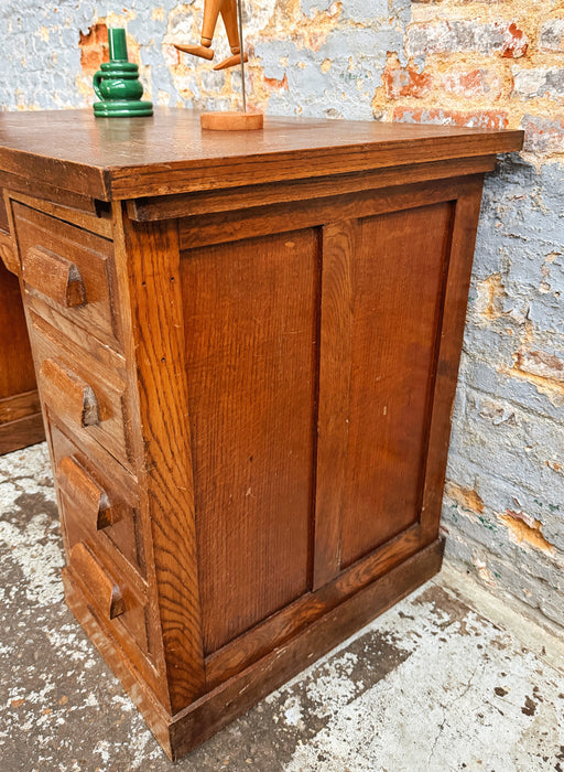 Bureau des années 40