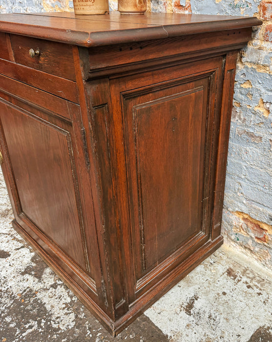 Meuble en chêne