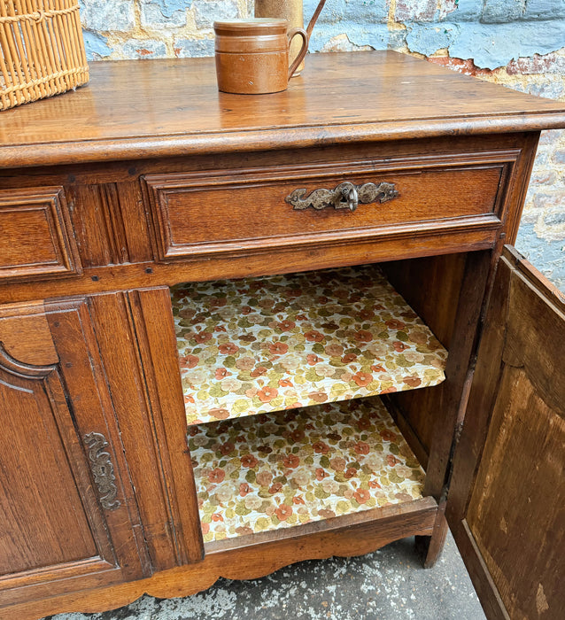 Buffet rustique