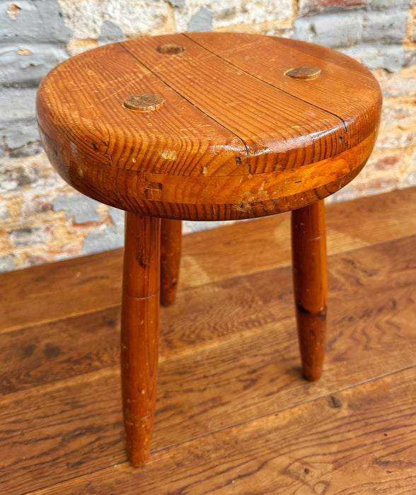 Tripod stool