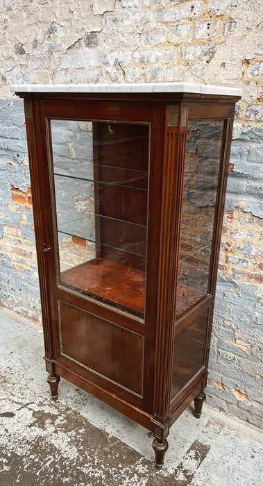 Louis XVI display cabinet