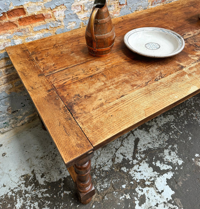 Farm table