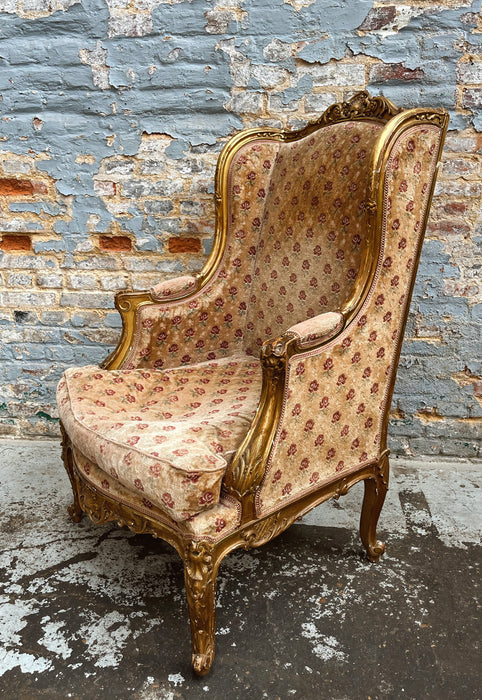 Bergère en bois doré