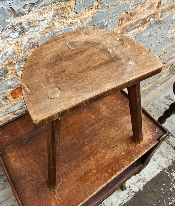 Tripod stool