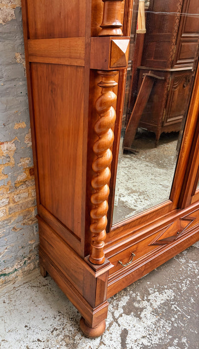 Armoire en noyer