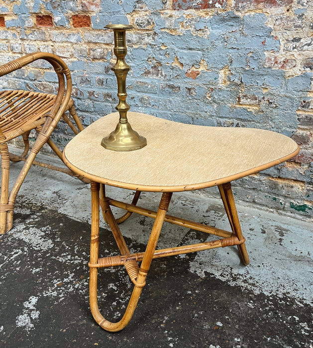 Fauteuil et table en rotin