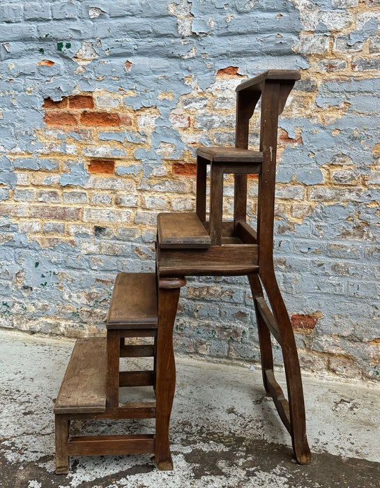 Chaise escabeau
