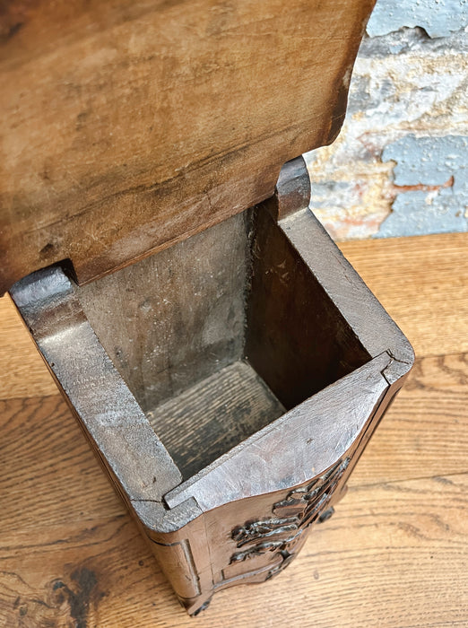 Salt box