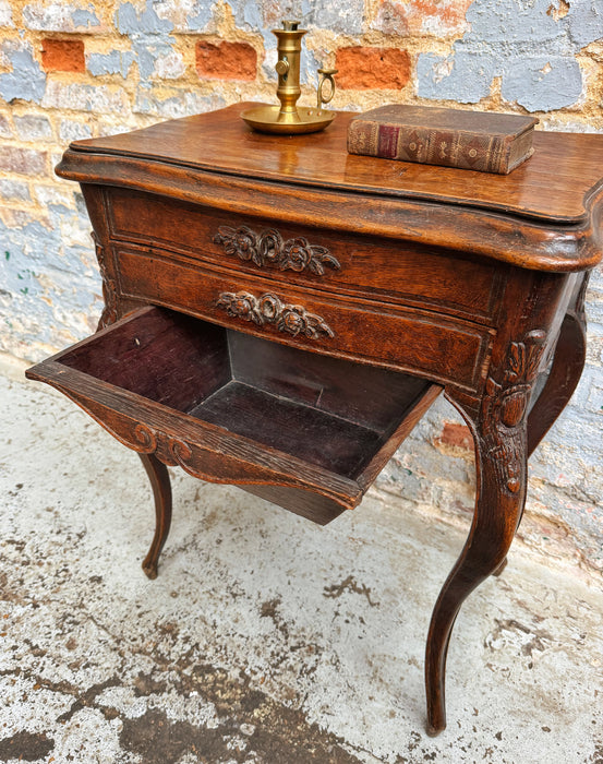 Travailleuse Louis XV